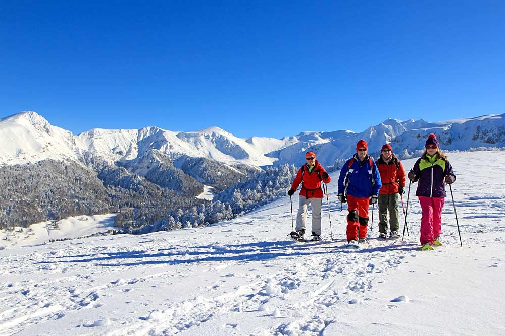 Schneeschuhwanderer in Mont Dore