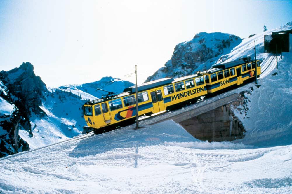 Zahnradbahn in den Bergen