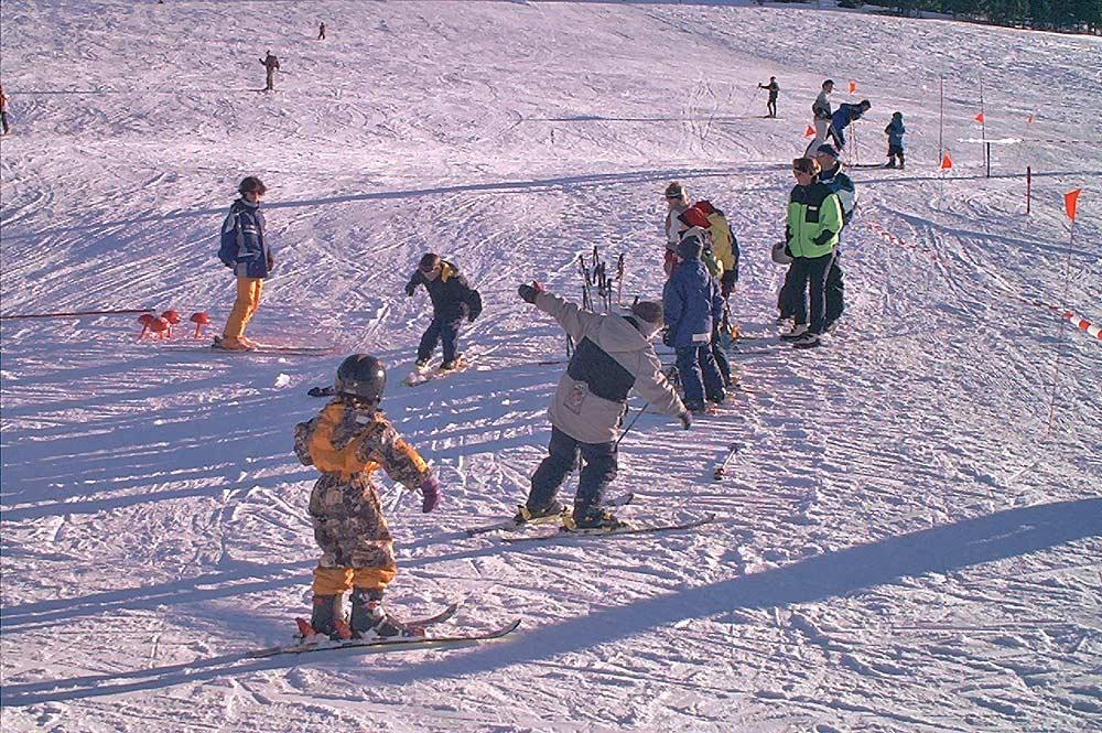 Skischule beim Dobel-Lift in Schönwald