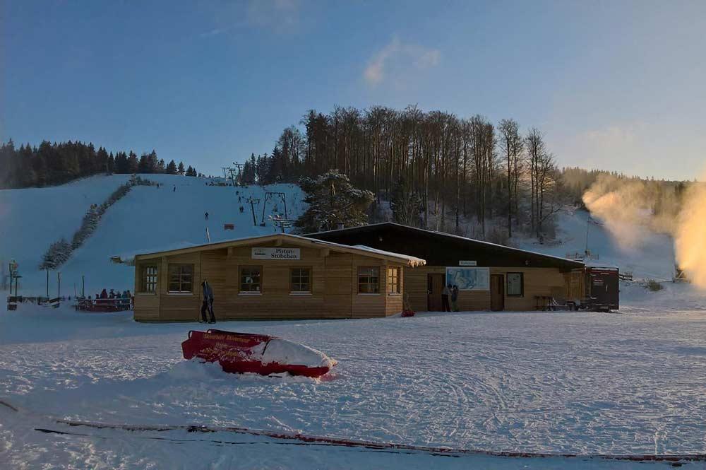 Skihütte an der Talstation Homberg