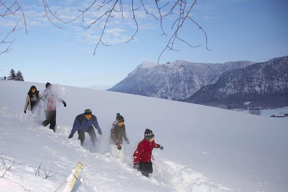 Winterwandern im Tiefschnee in Inzell
