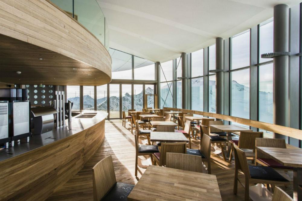 Café auf 3.440 Metern im Skigebiet Pitztaler Gletscher