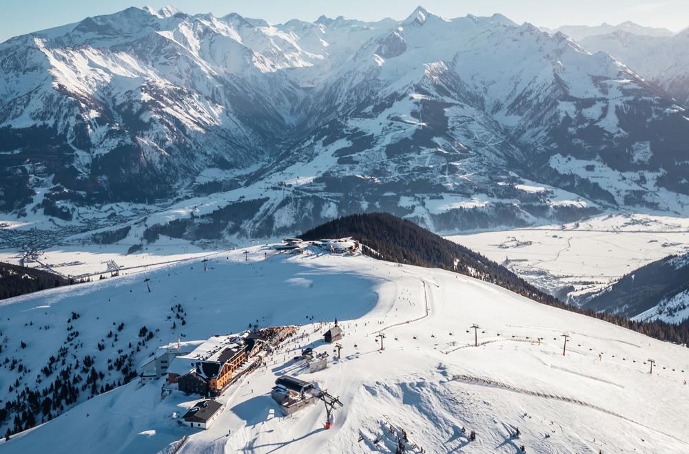 Blick auf das Skigebiet Schmittenhöhe
