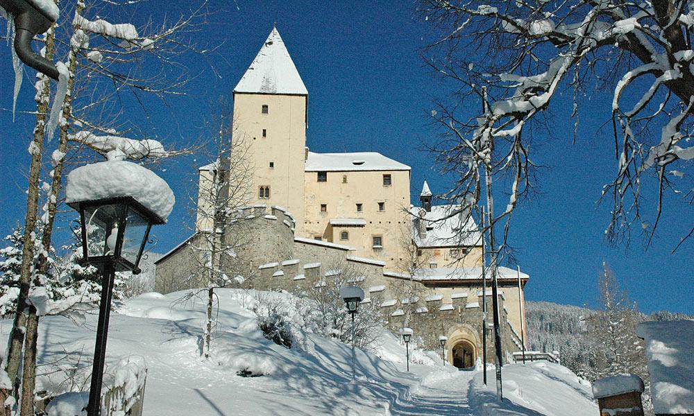 Die verschneite Burg Mauterndorf 