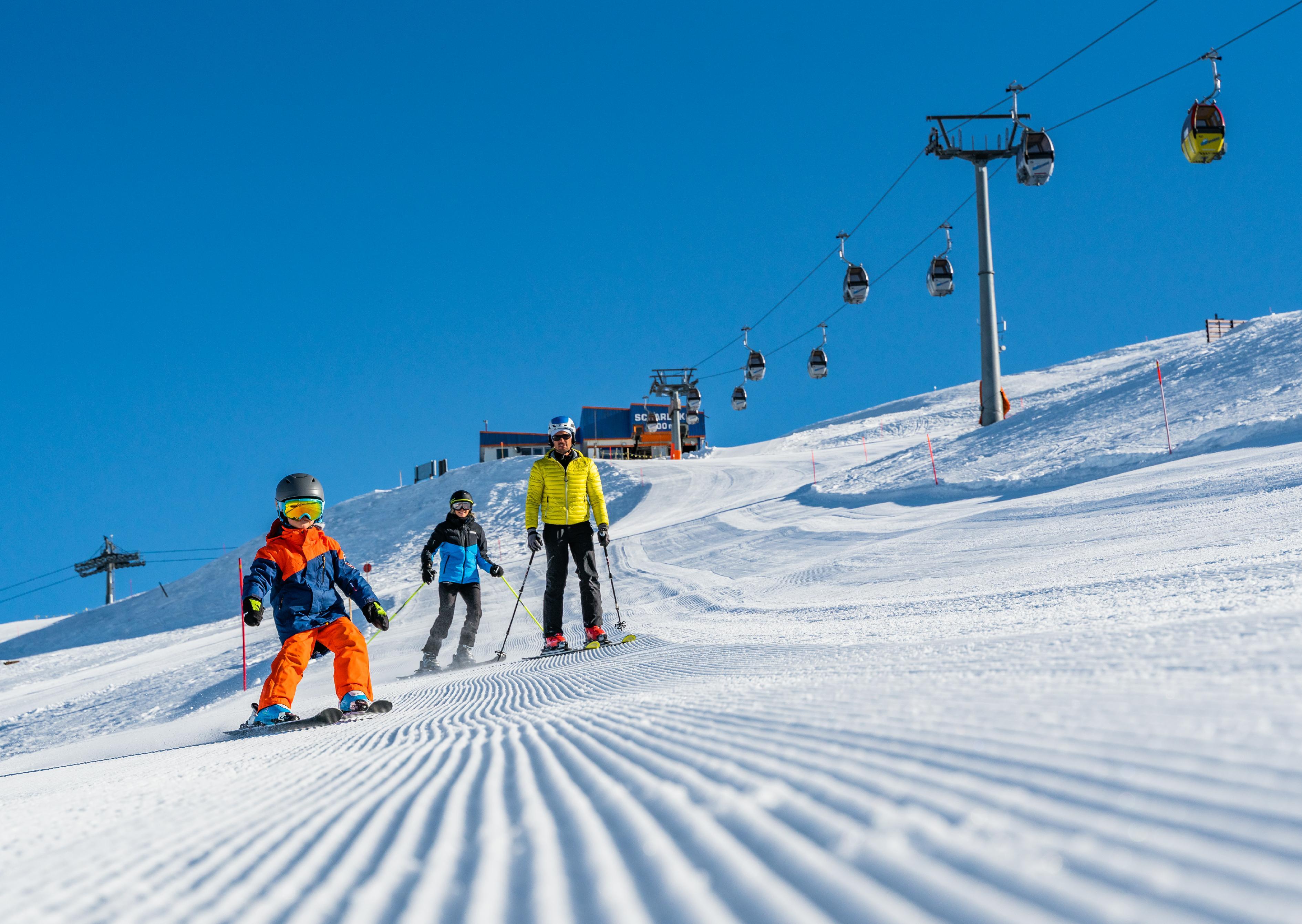 Familie im Skigebiet Heiligenblut