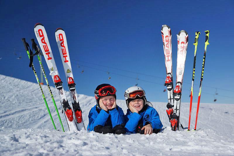 Kinder im Skigebiet Schetteregg