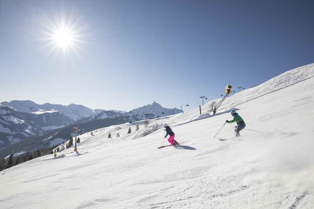 Skifahrer im Alpbachtal