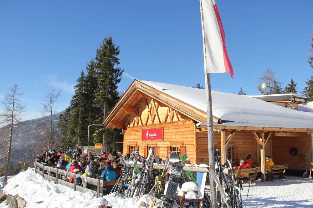Wintersportler auf der Gamsalm im Skigebiet Ehrwalder Wettersteinbahnen
