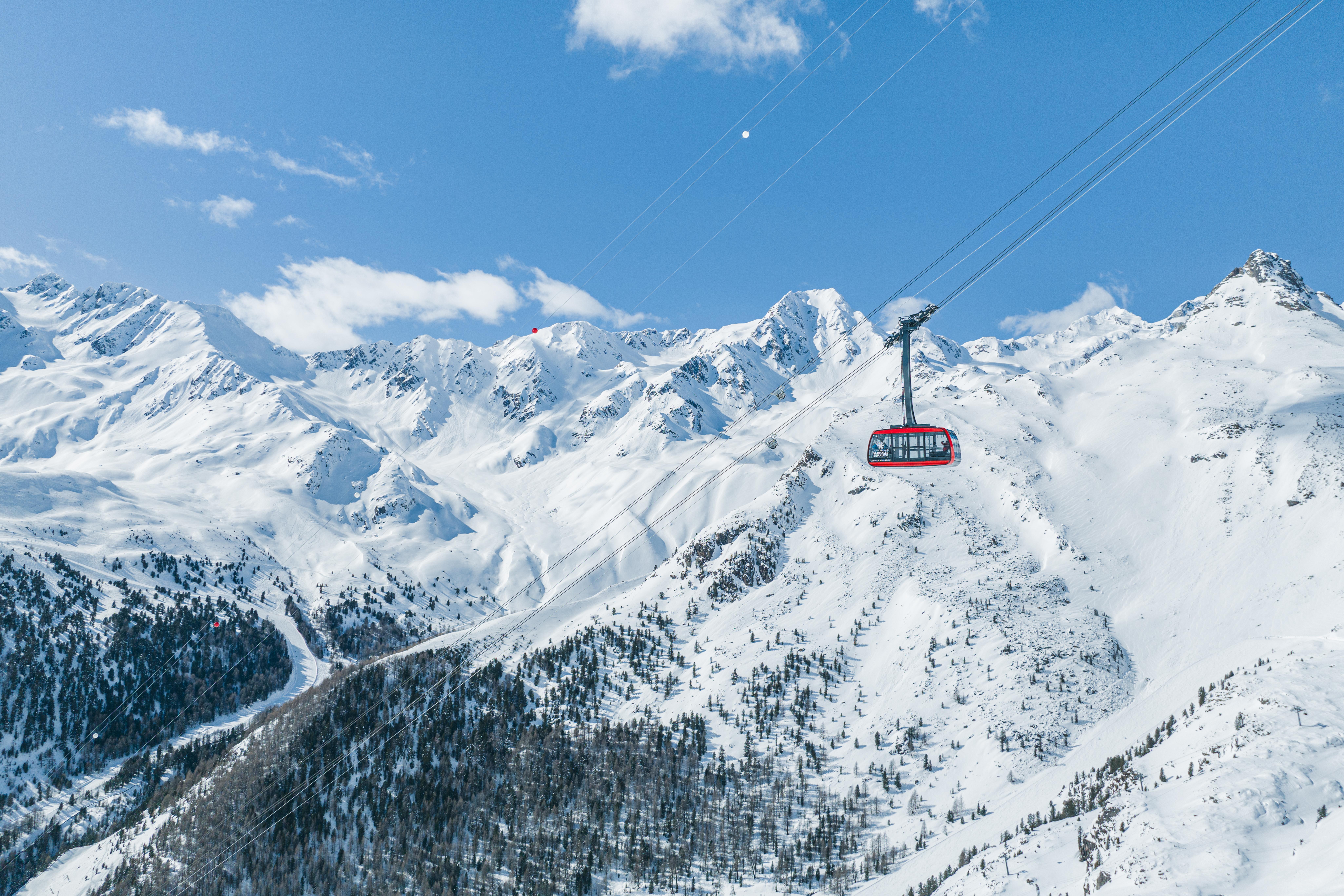 Gletscherbahn in der Alpin Area Schnals