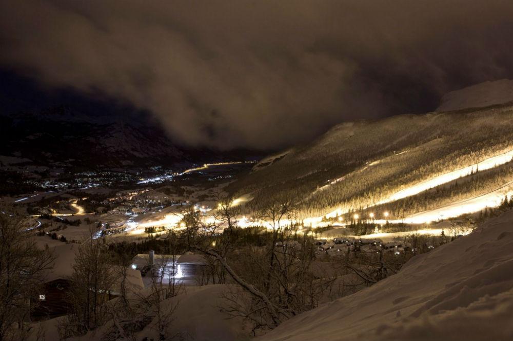 Das Skigebiet Hemsedal Skicenter bei Nacht &nbsp;