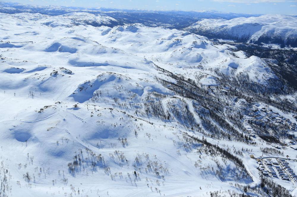 Blick auf das Skigebiet Rauland Skicenter aus der Luft