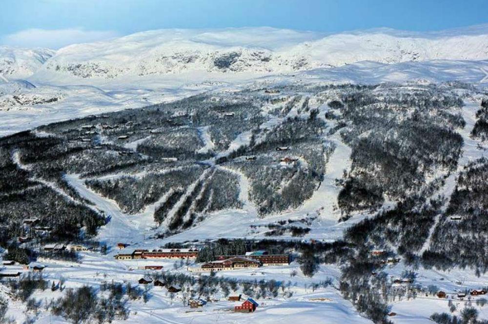 Blick über das Skigebiet Skarslia