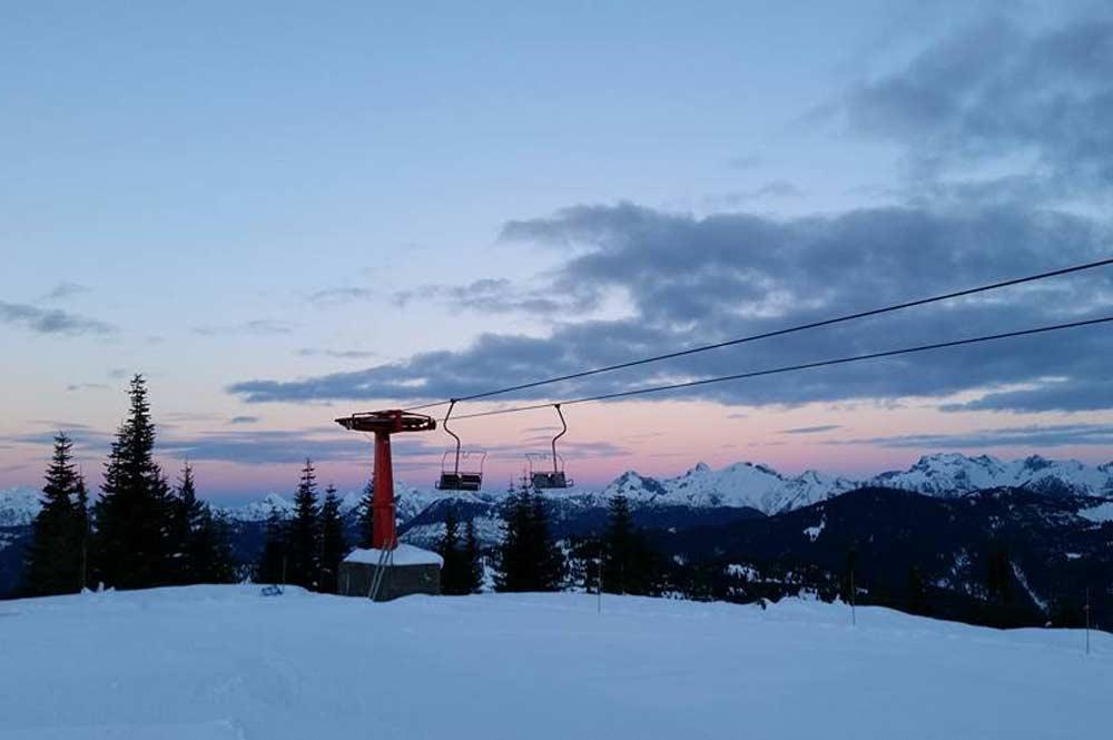 Skifahren mit traumhaften Panoramablick