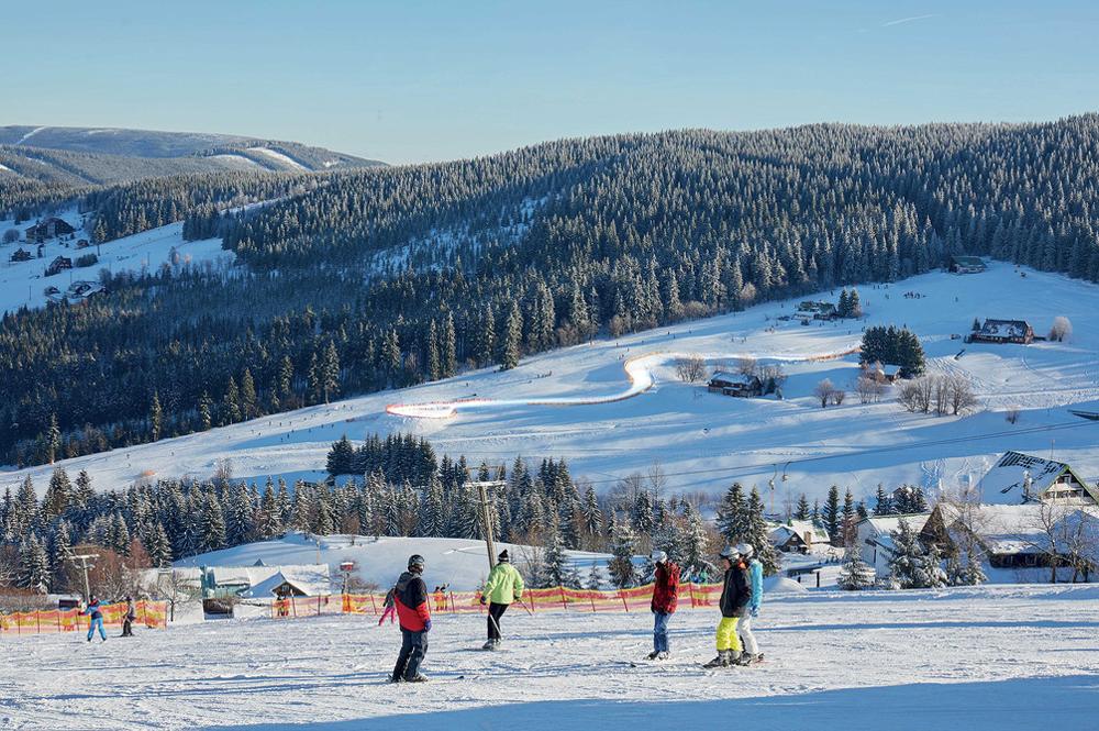 Panorama aus dem Skigebiet Pec - Petzer