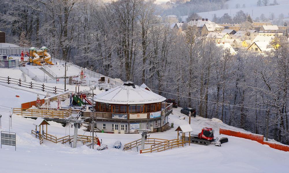 Restaurant und Kinderareal im Skiareal Mlade Buky