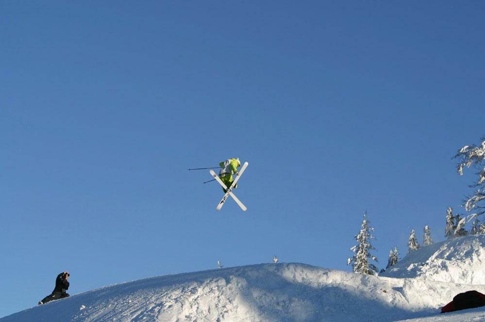 Freestyler im Snowpark - Skigebiet Schirk