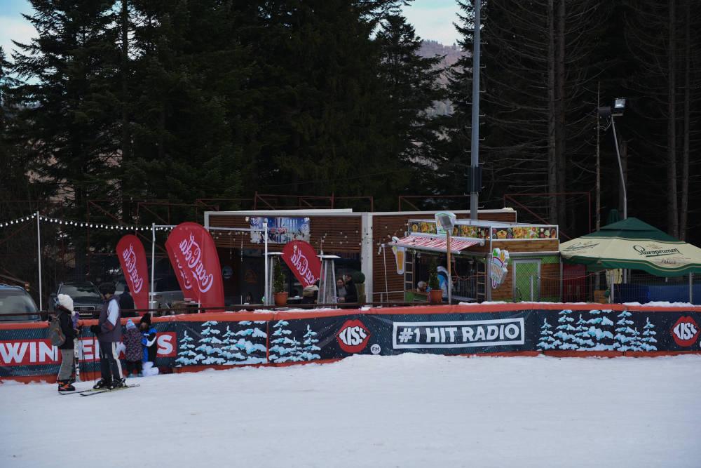 Blick auf die Foodzone im Skigebiet Busteni