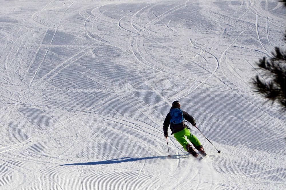 Skifahrer im Skigebiet Tahko