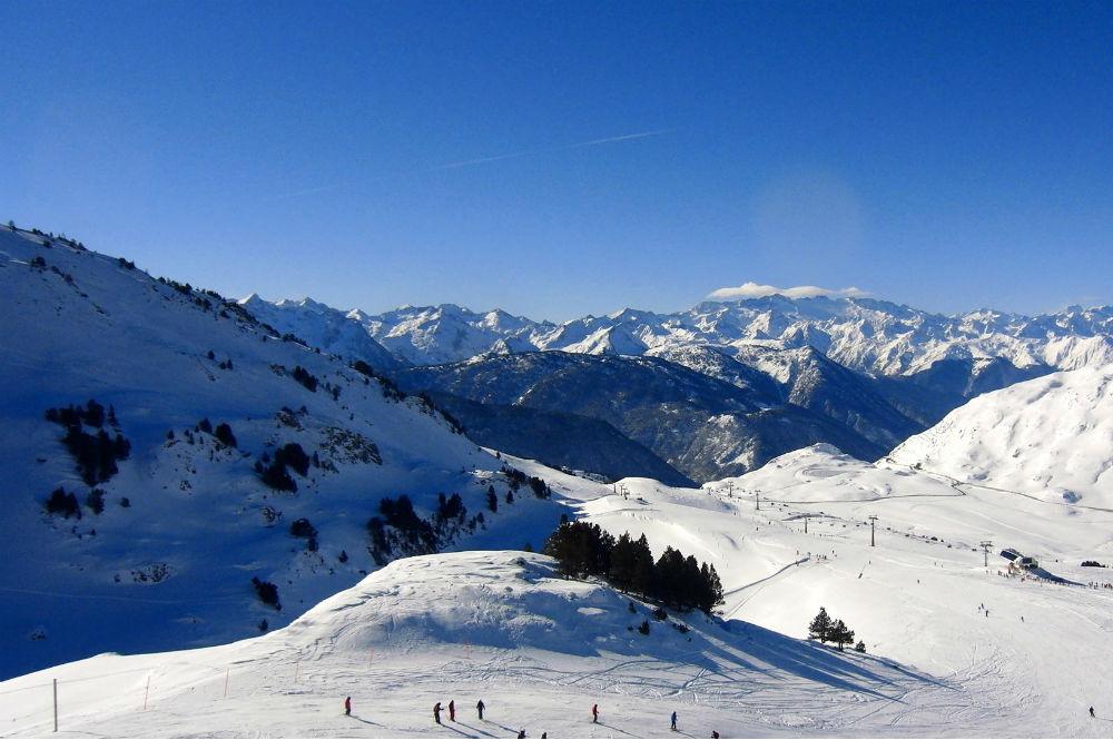 Panoramablick im Skigebiet Baqueira Beret