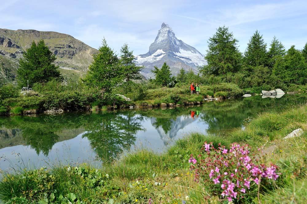 Der Grinjisee mit Blick zumn Matterhorn