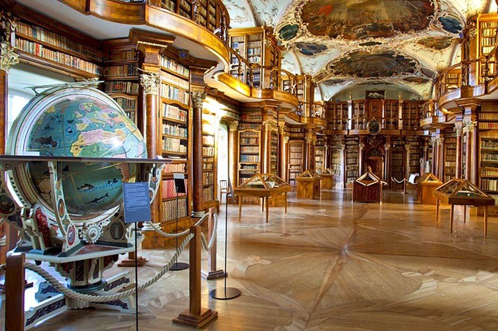 Barocksaal der Stiftsbibliothek /
