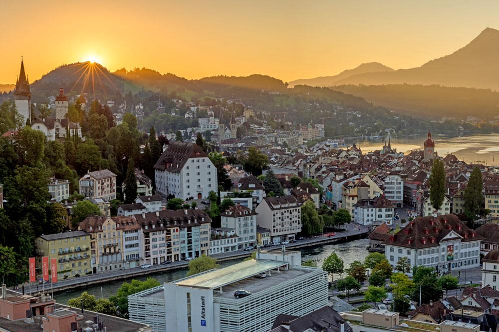 Sonnenaufgang über Luzern
