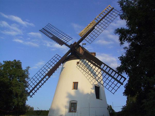 Eine Windmühle in Podersdorf