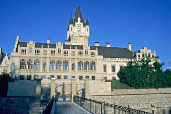 Das Schloss Grafenegg.
