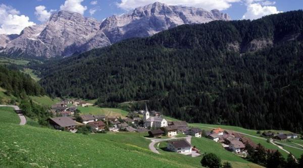 La Val ist immer ein beliebtes Ferienziel für Alpinisten und Naturfreunde